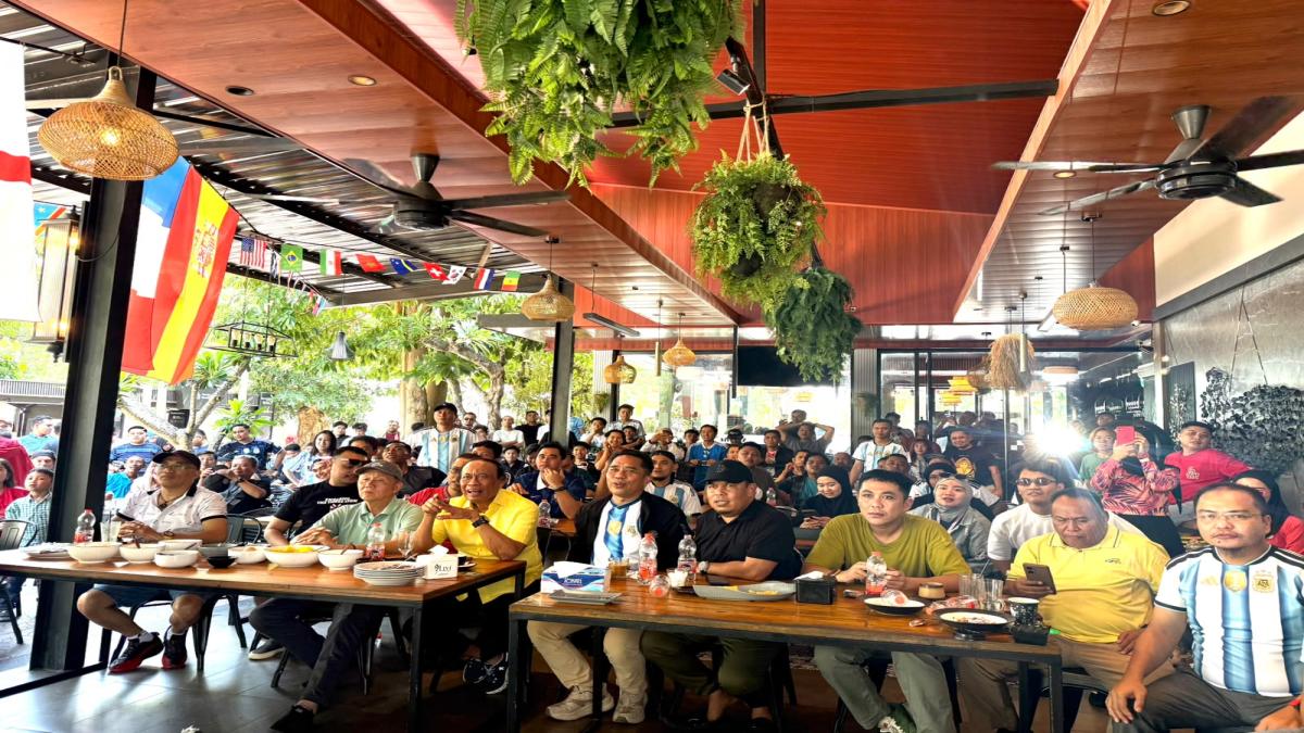 Tak Sekadar Nonton Bola, Muhidin M. Said Jadikan Nobar Piala Dunia 2026 Ajang Silaturahmi