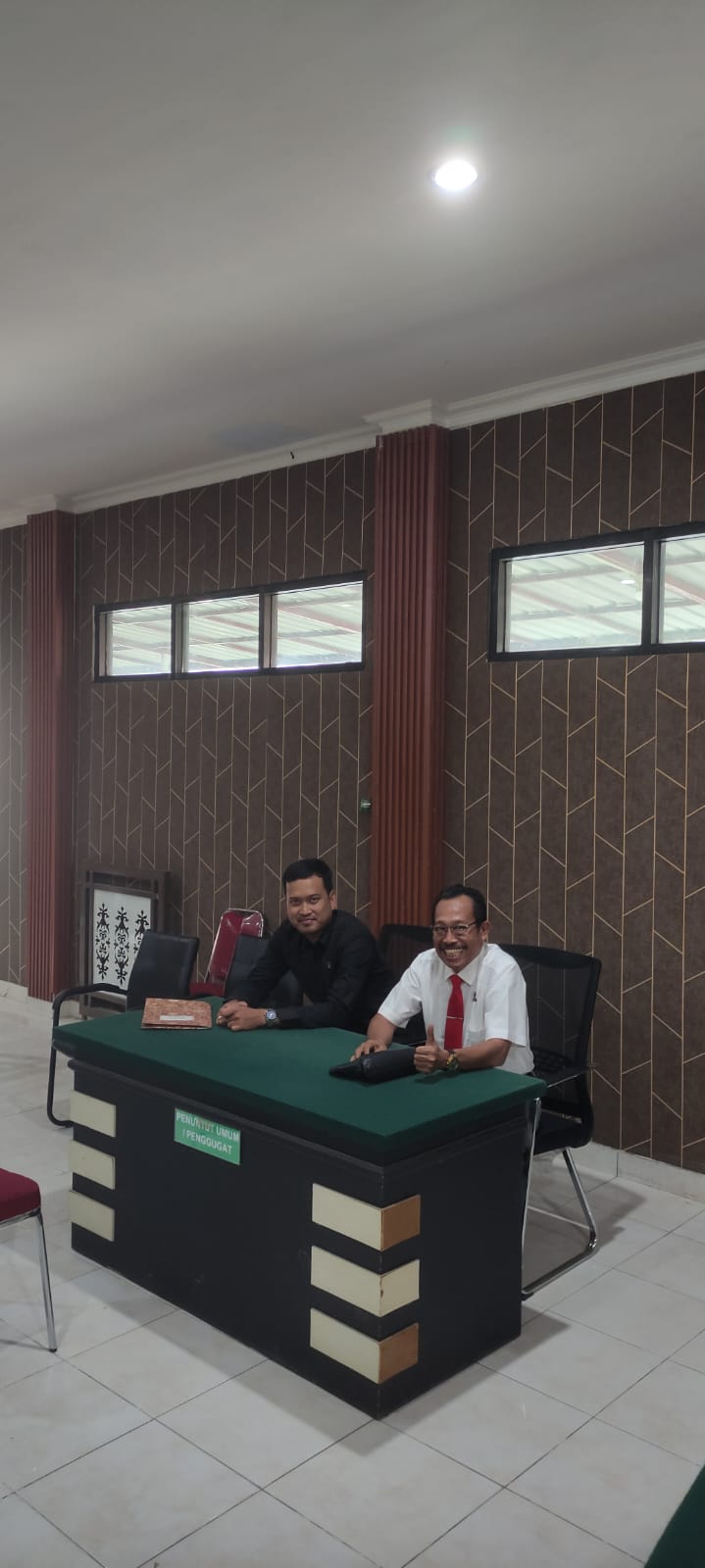 GELARAN STAND UP COMEDY RAIM LAODE TERANCAM BATAL, MEDIASI MEMANAS TANPA KEHADIRAN TERGUGAT